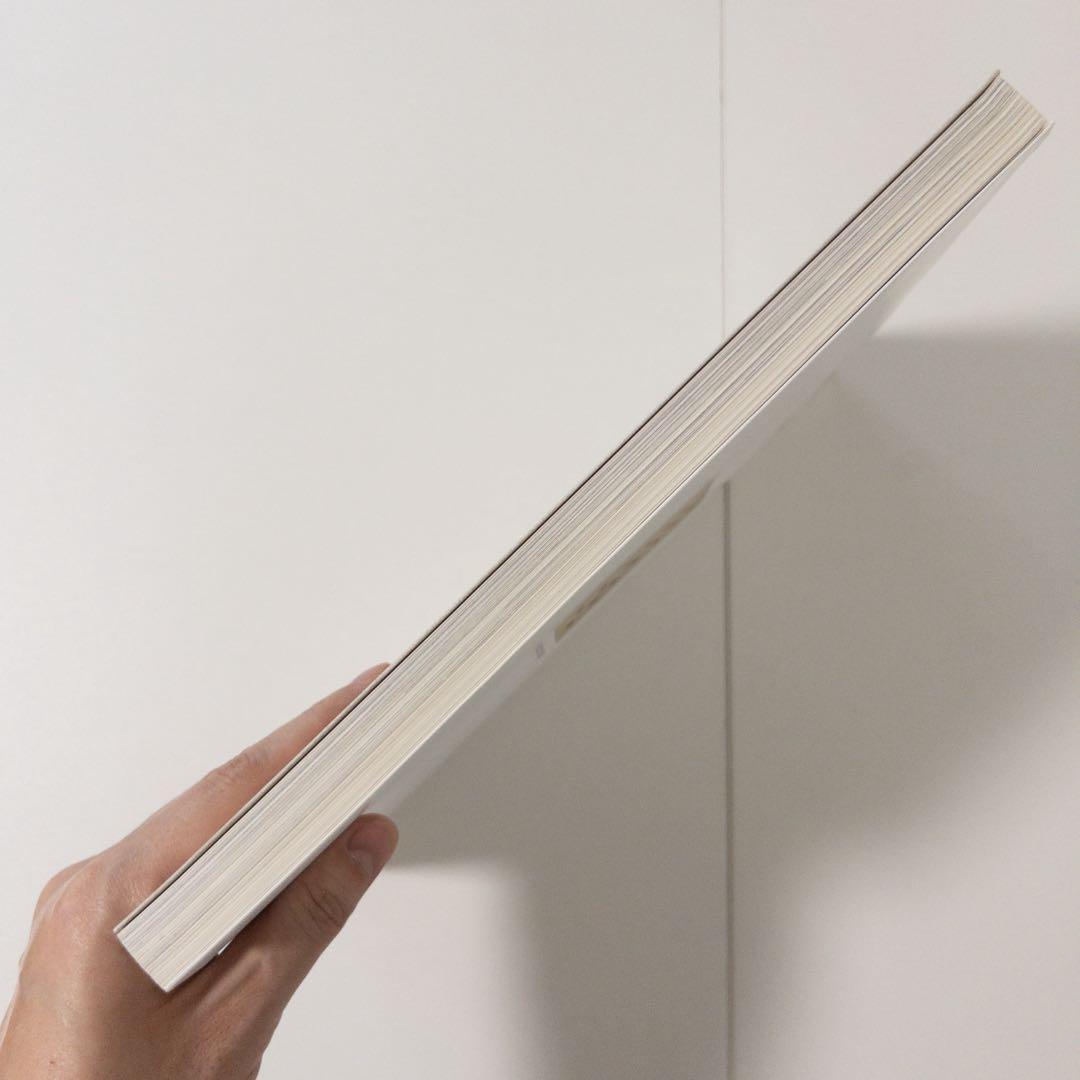 「赤い刺繍とアンティークテキスタイル」「ケイト•グリーナウェイ作品集」2冊セット