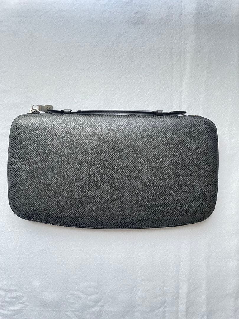 LOUIS VUITTON ブラック レザーケース　布袋、箱付き