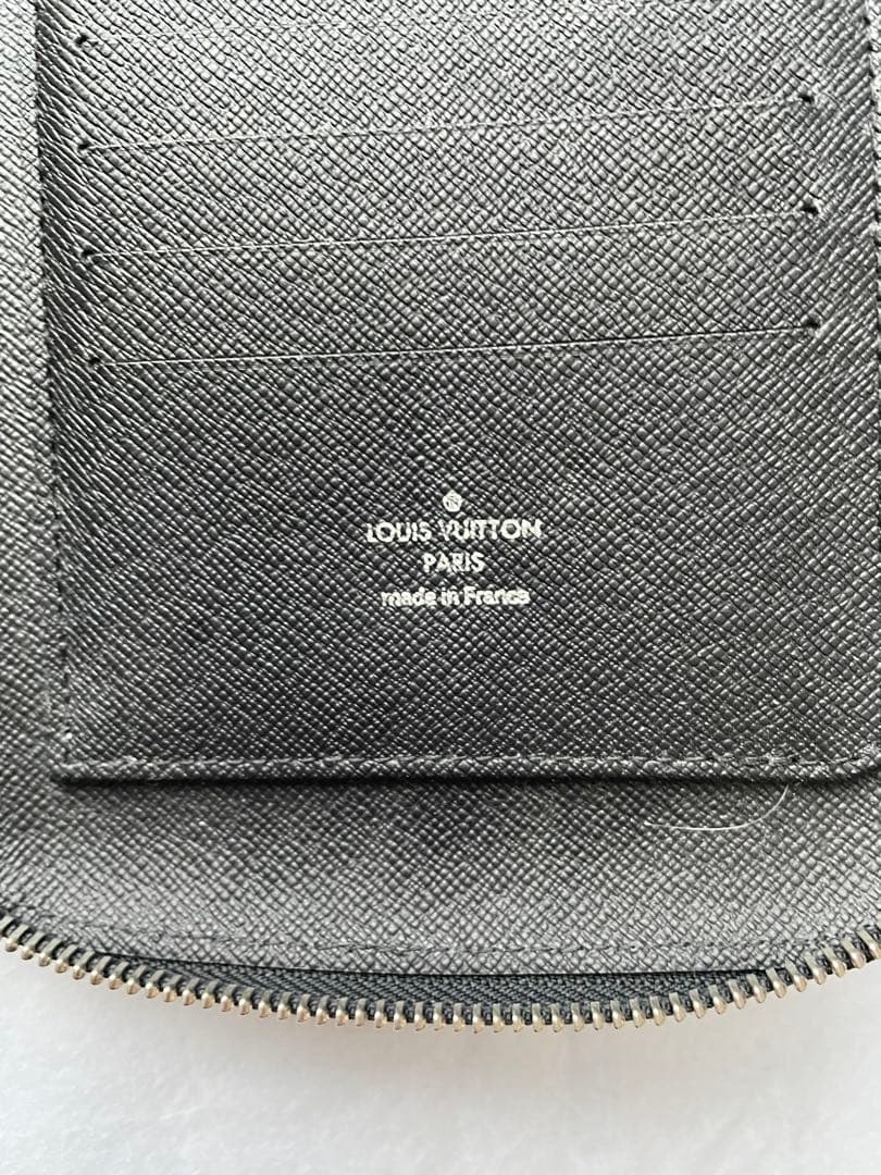 LOUIS VUITTON ブラック レザーケース　布袋、箱付き