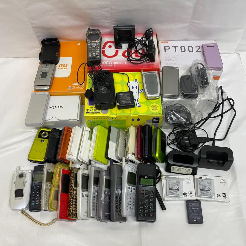 個◆ガラケー 約30台 まとめ ジャンク 携帯 部品取り 約8㎏ 12004