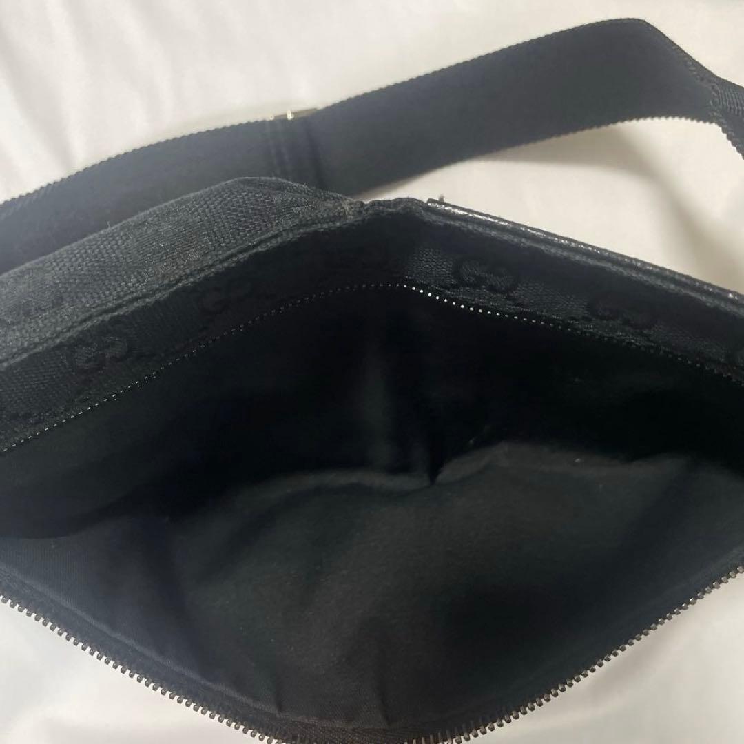 Gucci グッチ ボディーバッグ 斜め掛け ブラック 黒 　GG