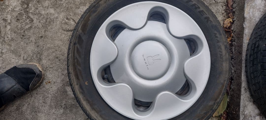 ラパンのホイルキャップ（タイヤと鉄チンはオマケ）