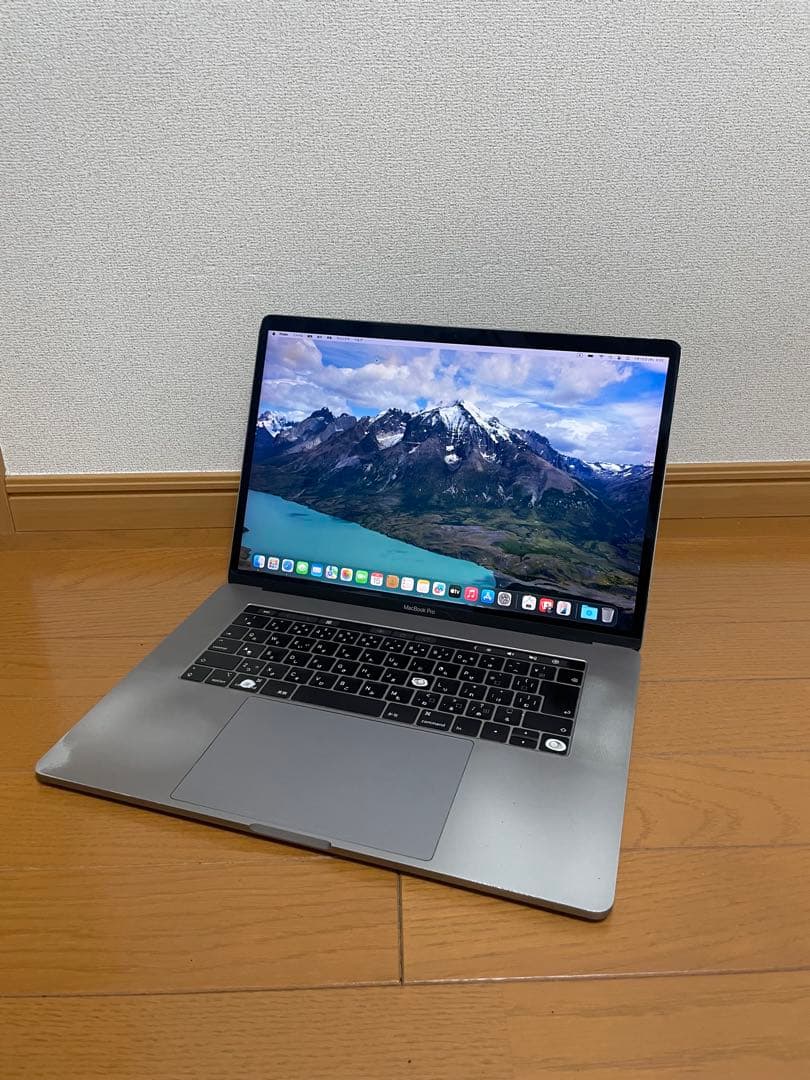 MacBook Pro 2018 15インチ i7 512GB
