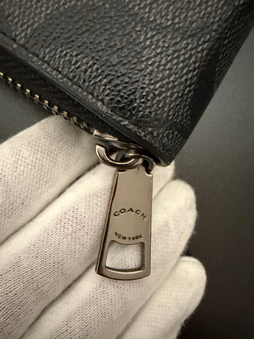 美品☆正規品☆COACH (コーチ)長財布 シグネチャー ラウンドファスナー