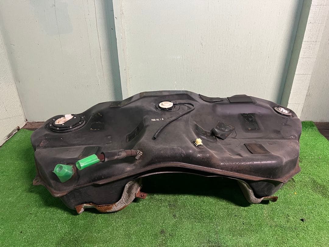 アルテッツァ　 GXE10　フューエルポンプ77020-53011 　燃料タンク