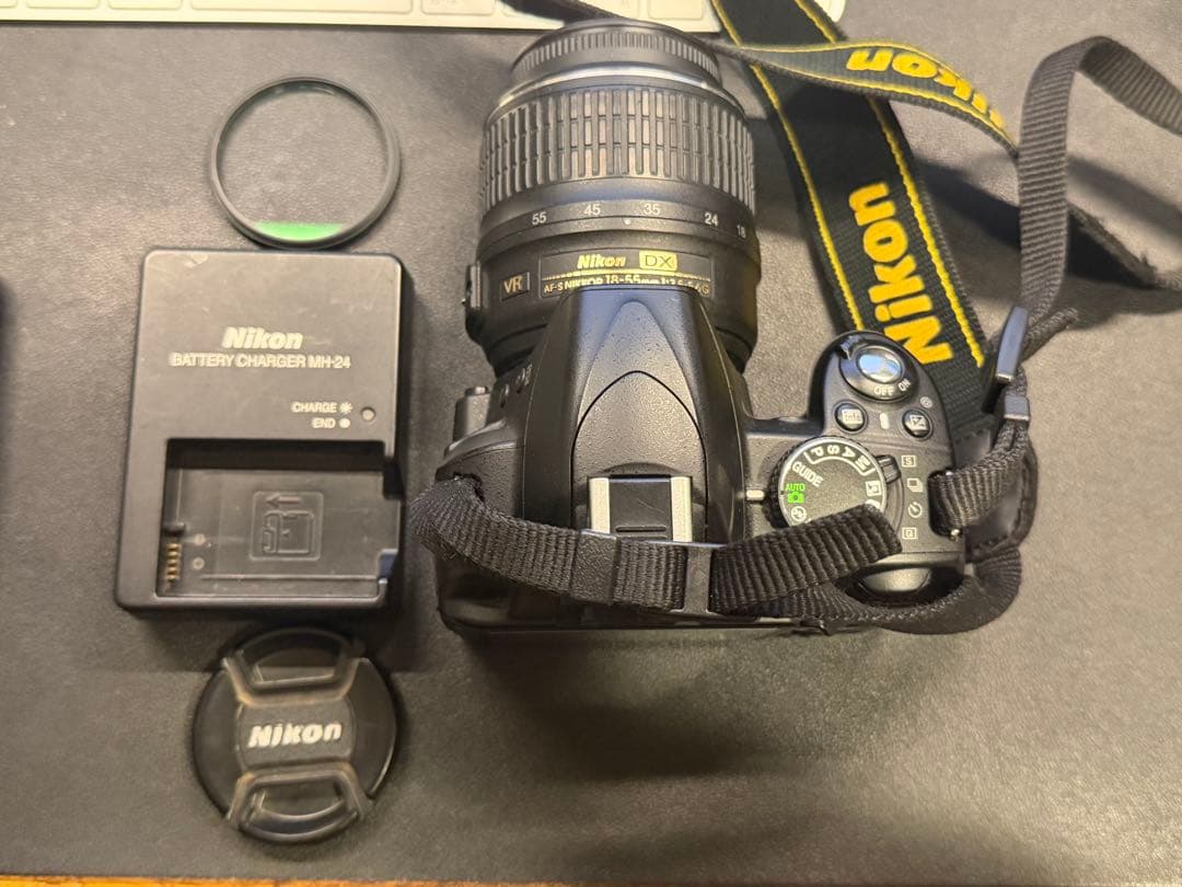 Nikon D3100 デジタル一眼レフカメラ　標準レンズ　動作品