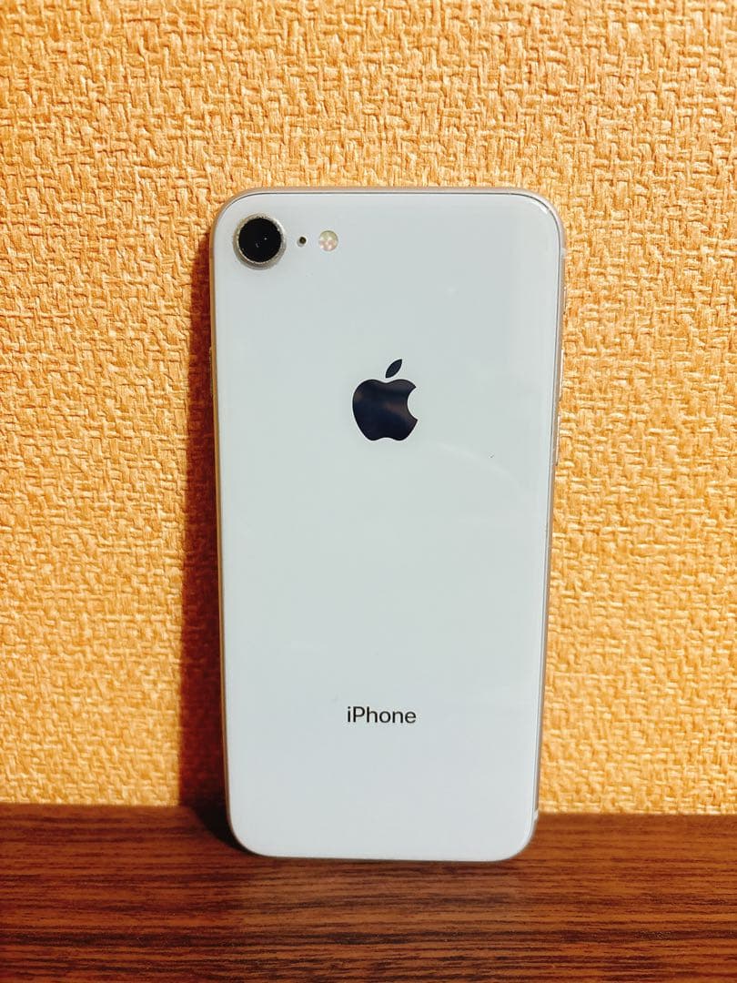 Apple iPhone 8 シルバー 本体 64GB SiMなし