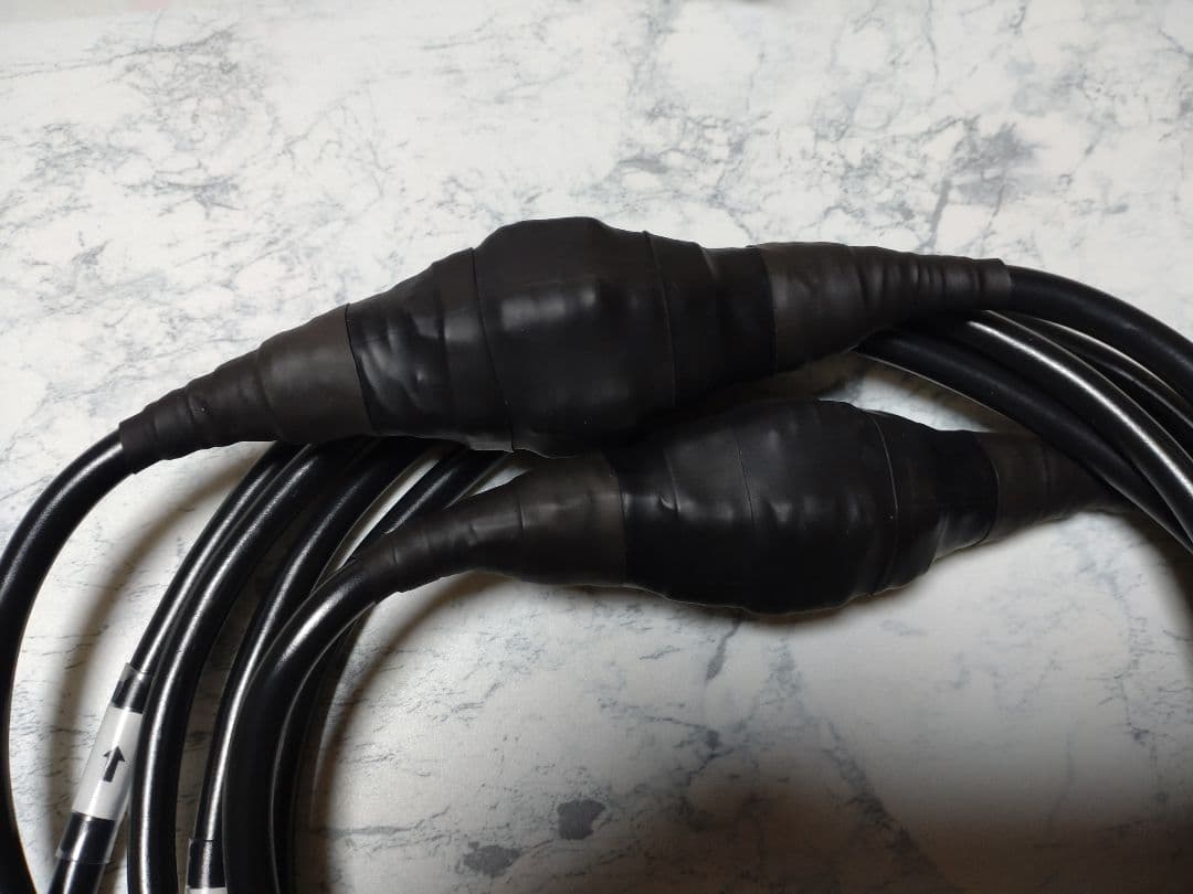 【最新作】420段式カタパルト搭載　スピーカーケーブル 1.8mペア