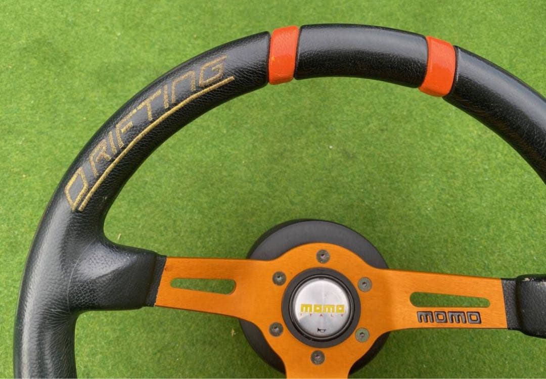 MOMO モモ　DRIFTING ドリフティング　ステアリング　ハンドル