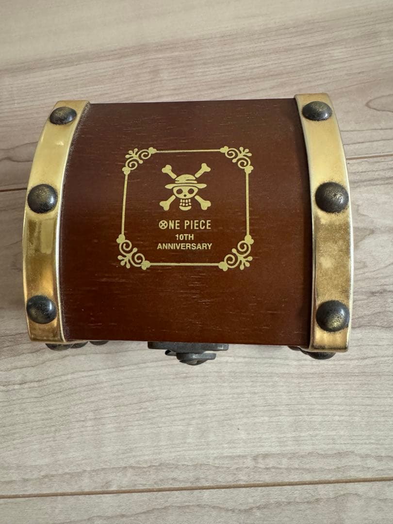 ONE PIECE10周年記念公式ウォッチ　黄金の指針