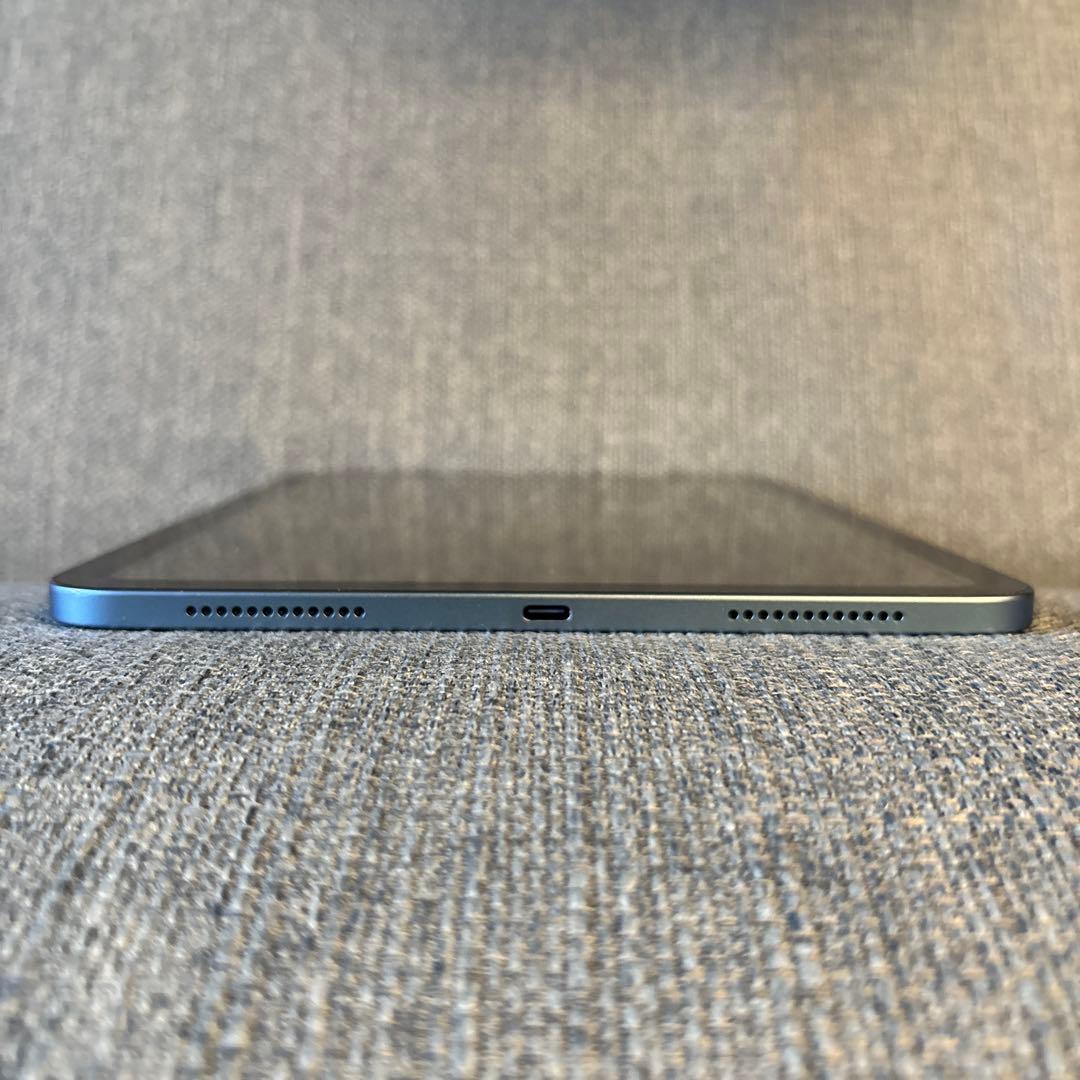 iPad 第10世代 64GB ブルー　傷、画面焼け有り