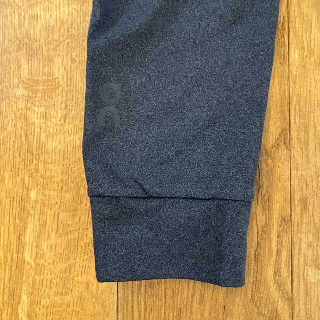 on ランニング ジャージパンツ ネイビー