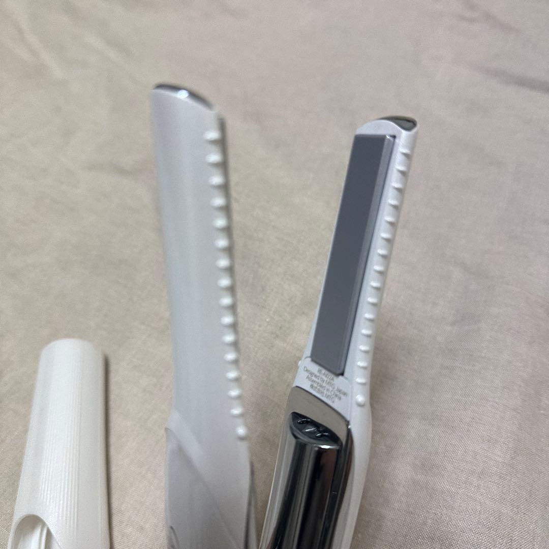 ReFa フィンガーアイロン　ヘアアイロン ホワイト　コードレス　リファ