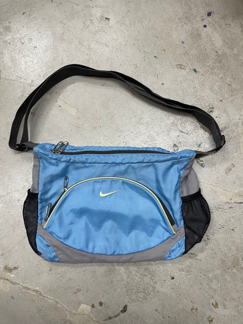 90s NIKE ナイキ　ショルダーバック　y2k 水色　刺繍 ナイロン　テック