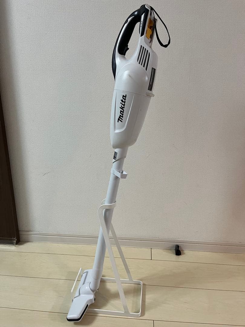 ★マキタ　掃除機　CL107FD 充電式クリーナー　makita 充電器付き