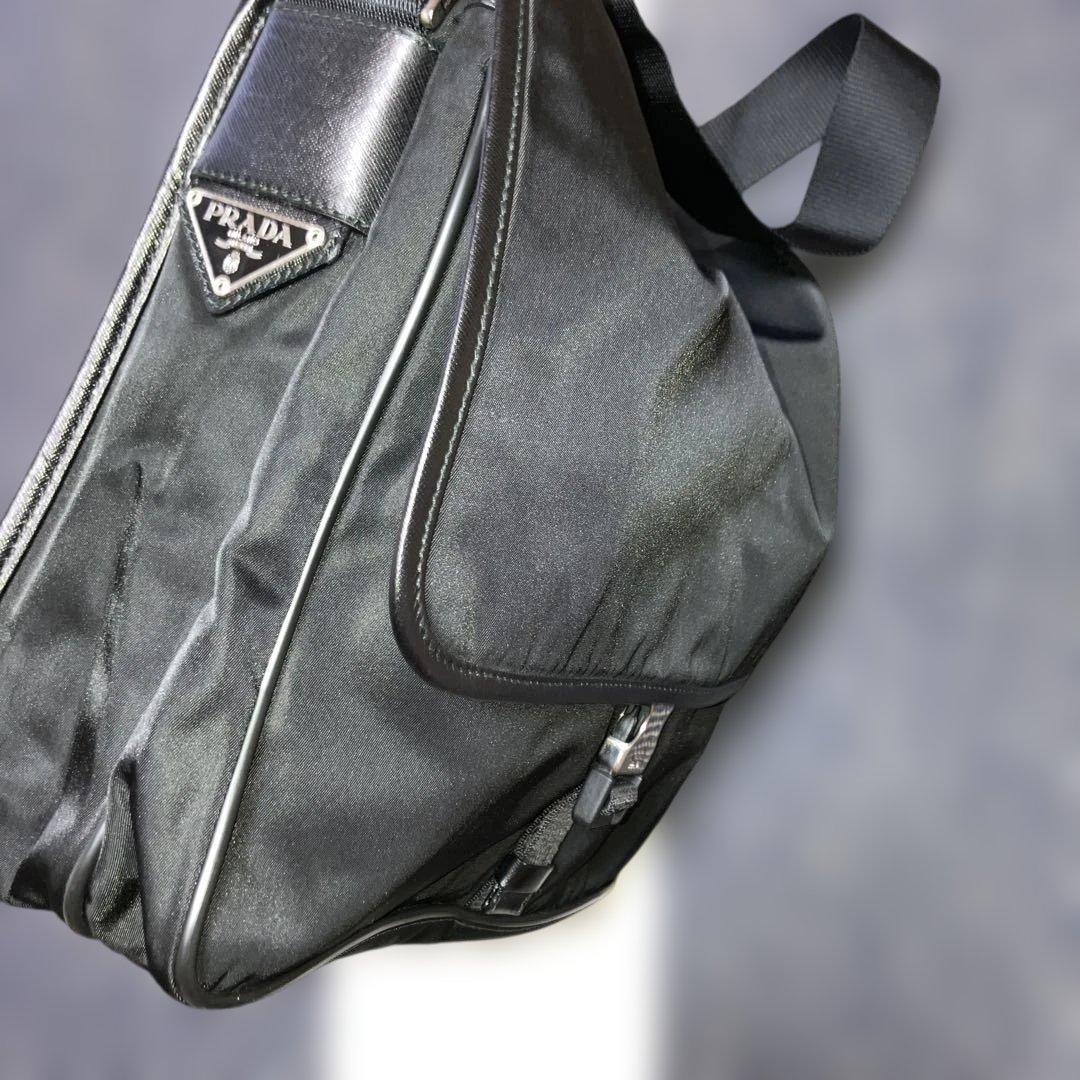 PRADAメッセンジャーバッグ　中古美品良好