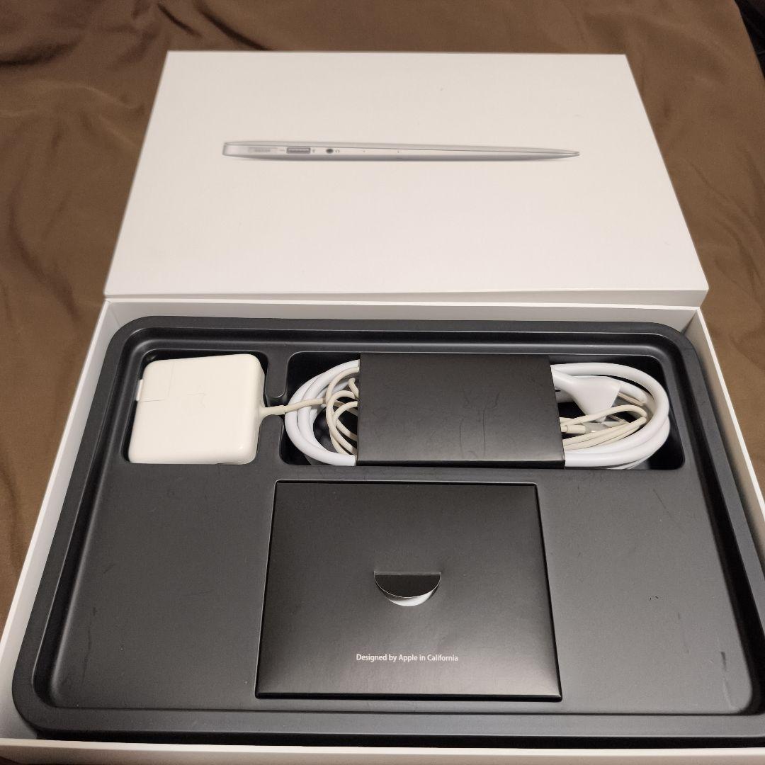 【美品】MacBook Air 11インチ Early 2014【おまけ付き】