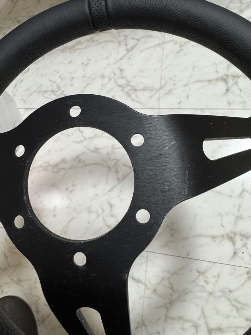 momo ステアリング Full Speed 328D ブラック