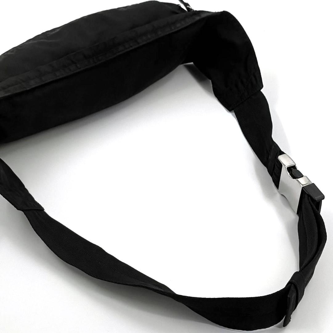 人気希少✨プラダ ウエストポーチ ボディバッグ ナイロン 三角ロゴ 黒 白タグ
