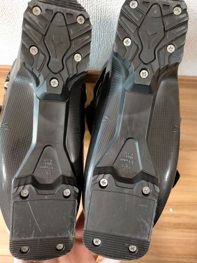 ATOMIC HAWX MAGNA75スキーブーツ　女性用24-24.5cm