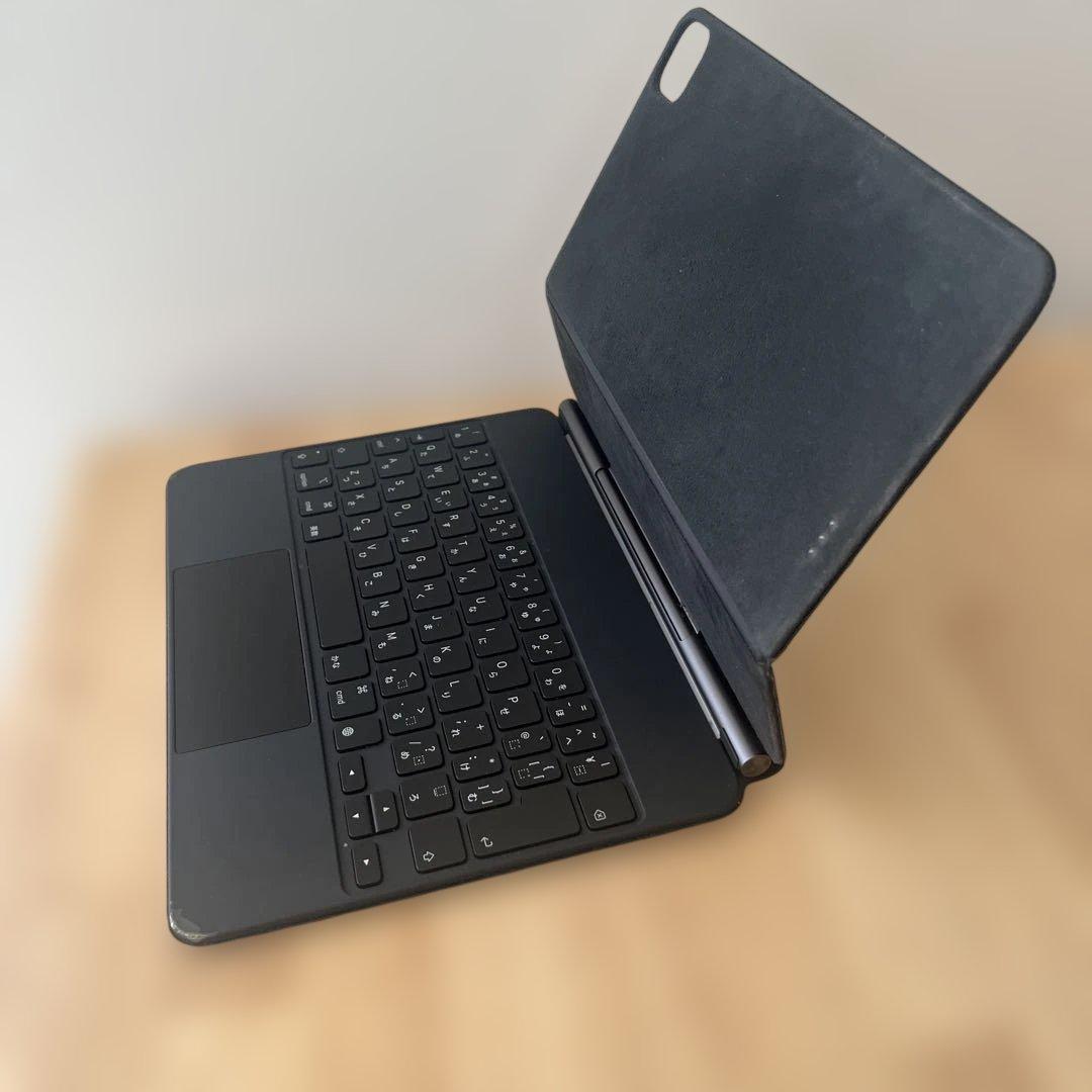 Apple Magic Keyboard MXQT2J/A 11インチ①