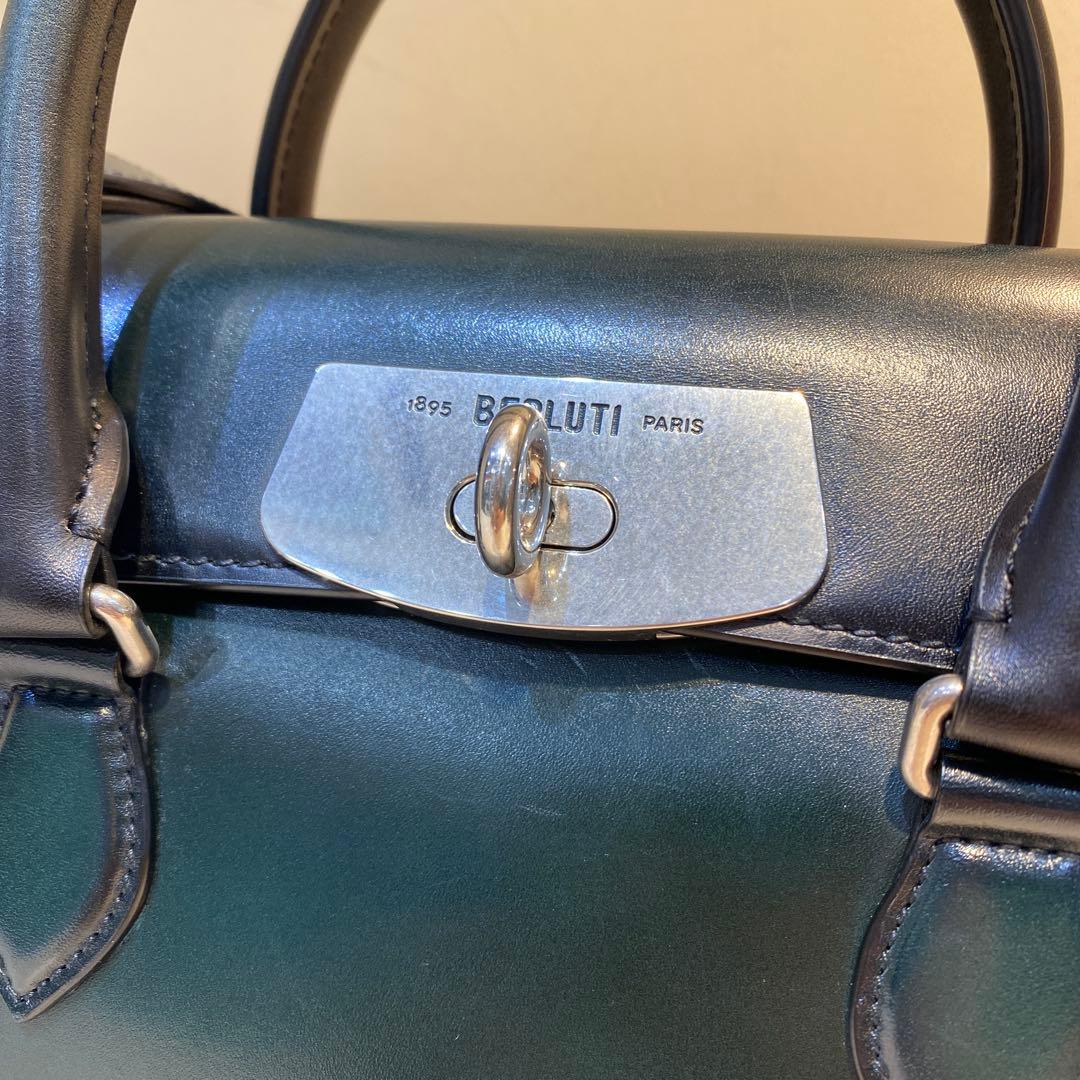 ベルルッティ　エミーオガリバーメッセンジャーバッグ