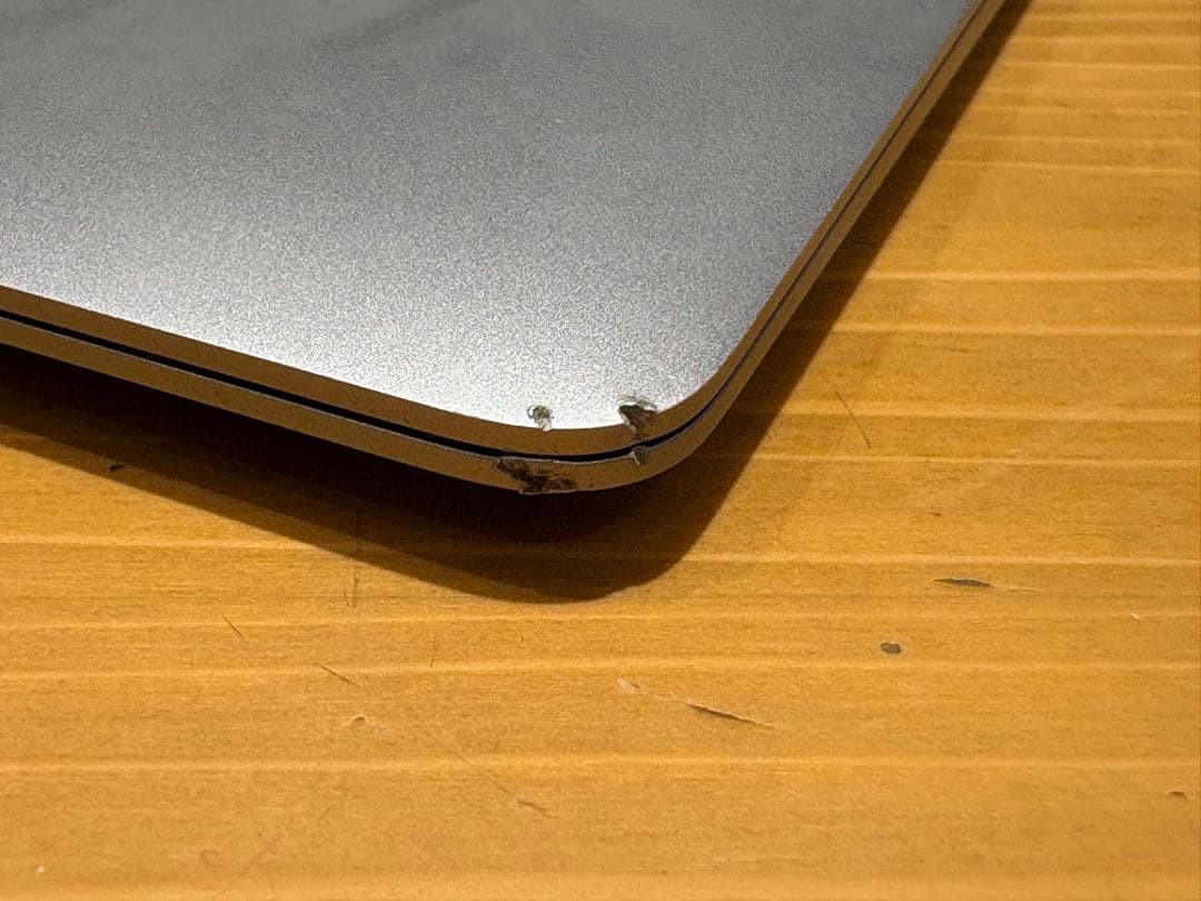 MacBookAir13インチ 2020年(Core i3/256GB)キズあり