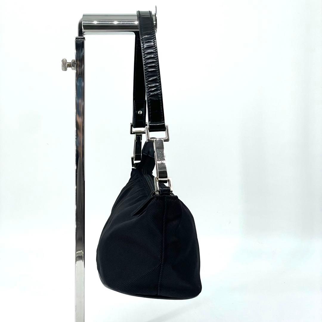 kicks08さん【専用】GUCCI グッチ アクセサリーポーチ