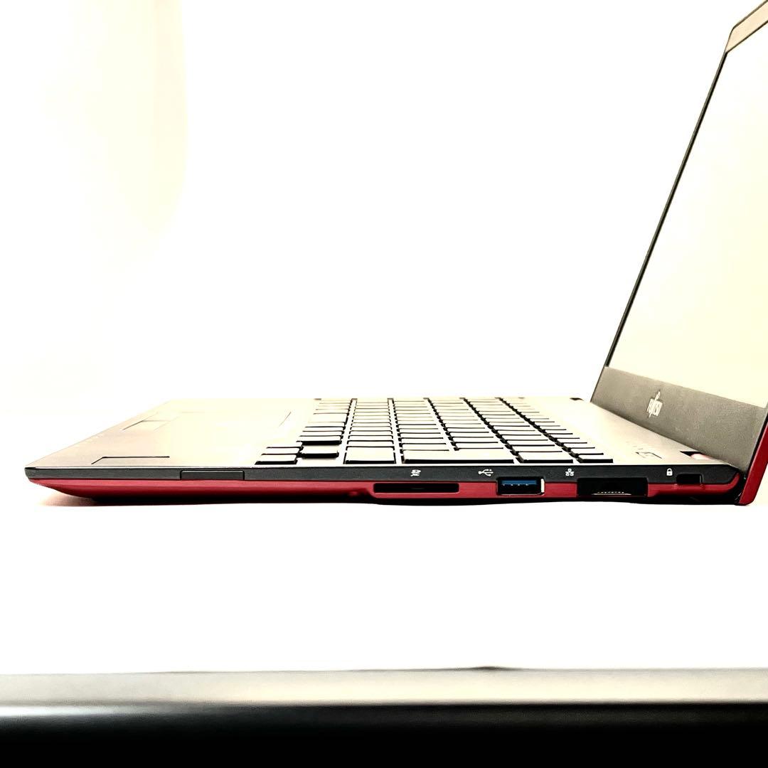 ☆超軽量コンパクト☆SSD搭載快速！カメラ付きノートパソコン 富士通製