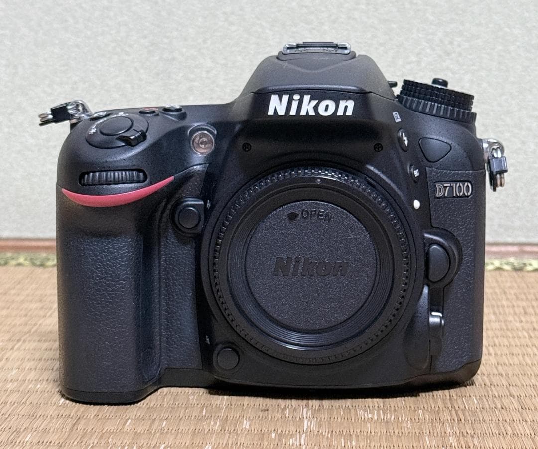 極上品 撮影 4,442回 ニコン D7100 ボディ 付属品完 元箱有