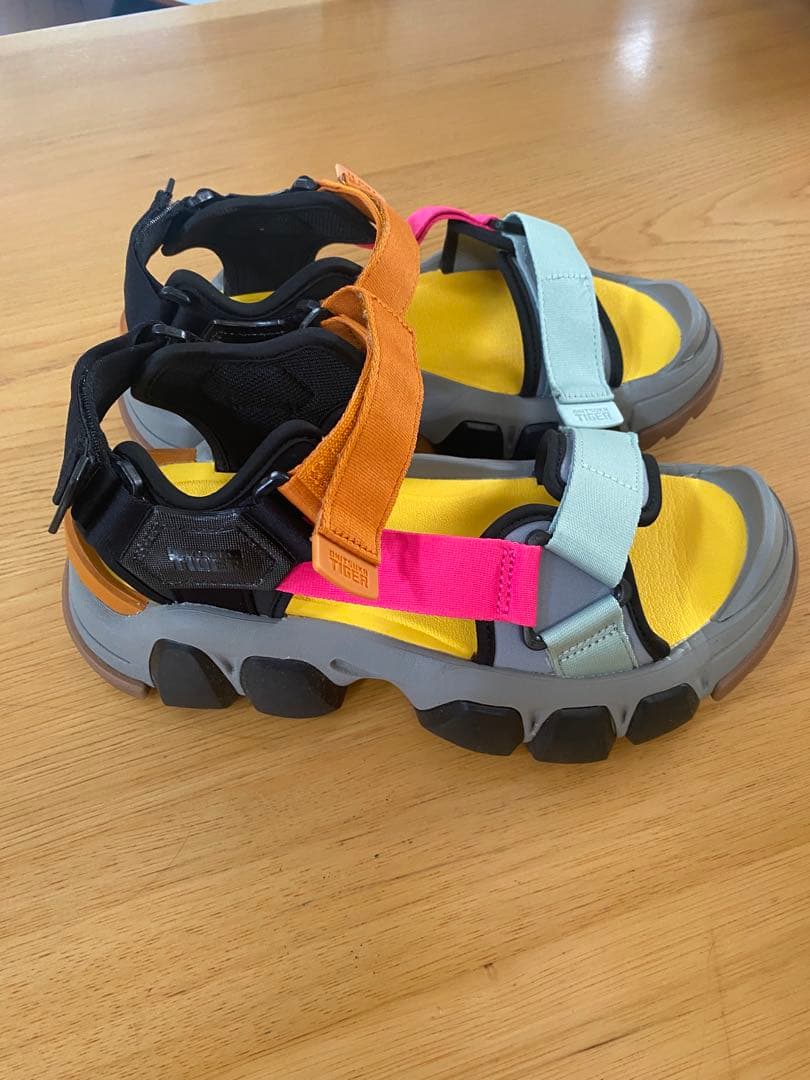 オニツカタイガーサンダルDENTIGRE BELTED