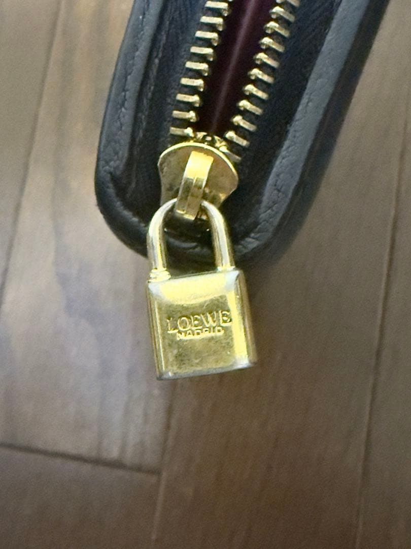 ロエベ LOEWE ラウンドファスナー 長財布 アナグラム