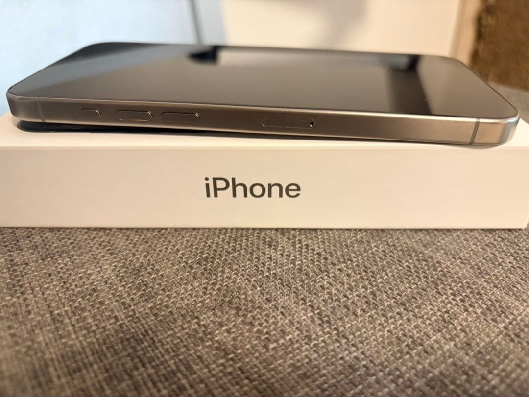 iPhone 15 pro max 256GB SIMフリー　望遠レンズ傷あり