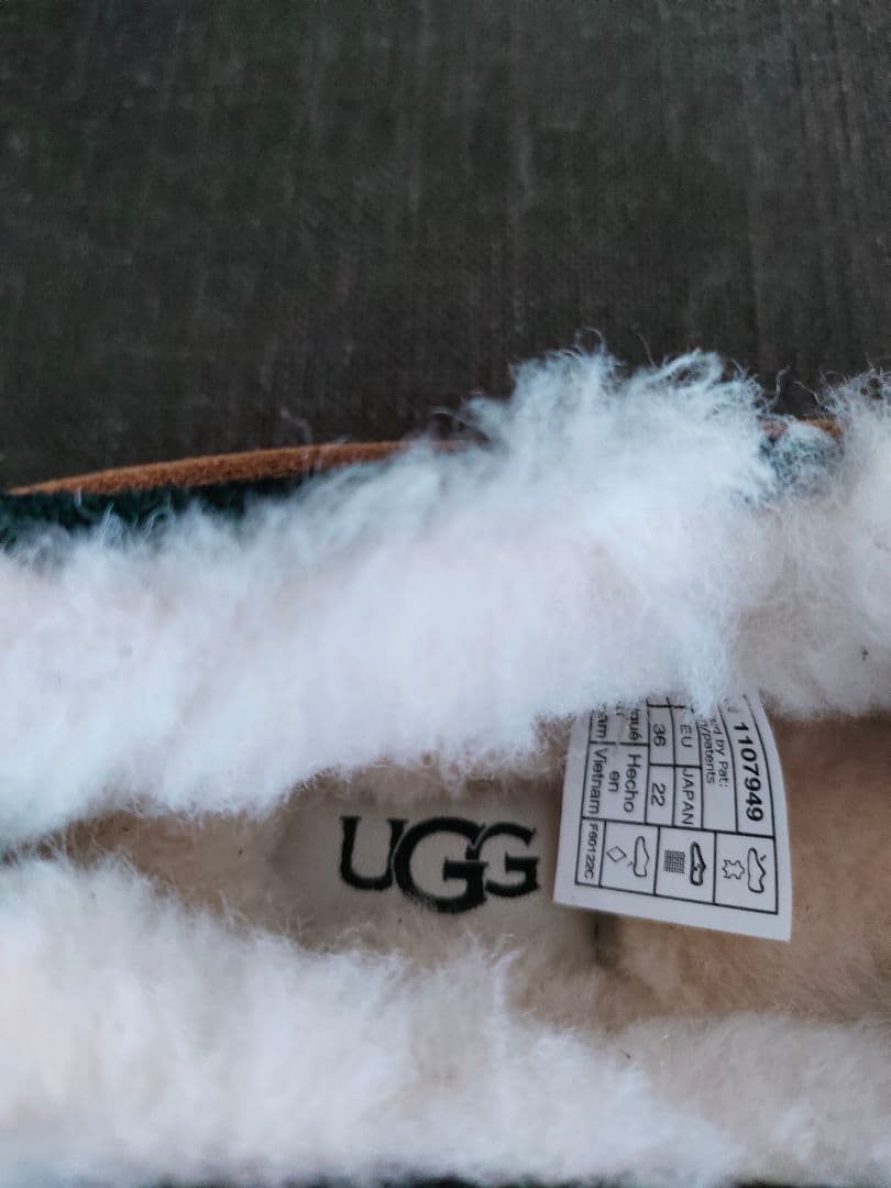 ラムネ新品　UGG アグ DAKOTA ダコタ ブラック US5 22cm