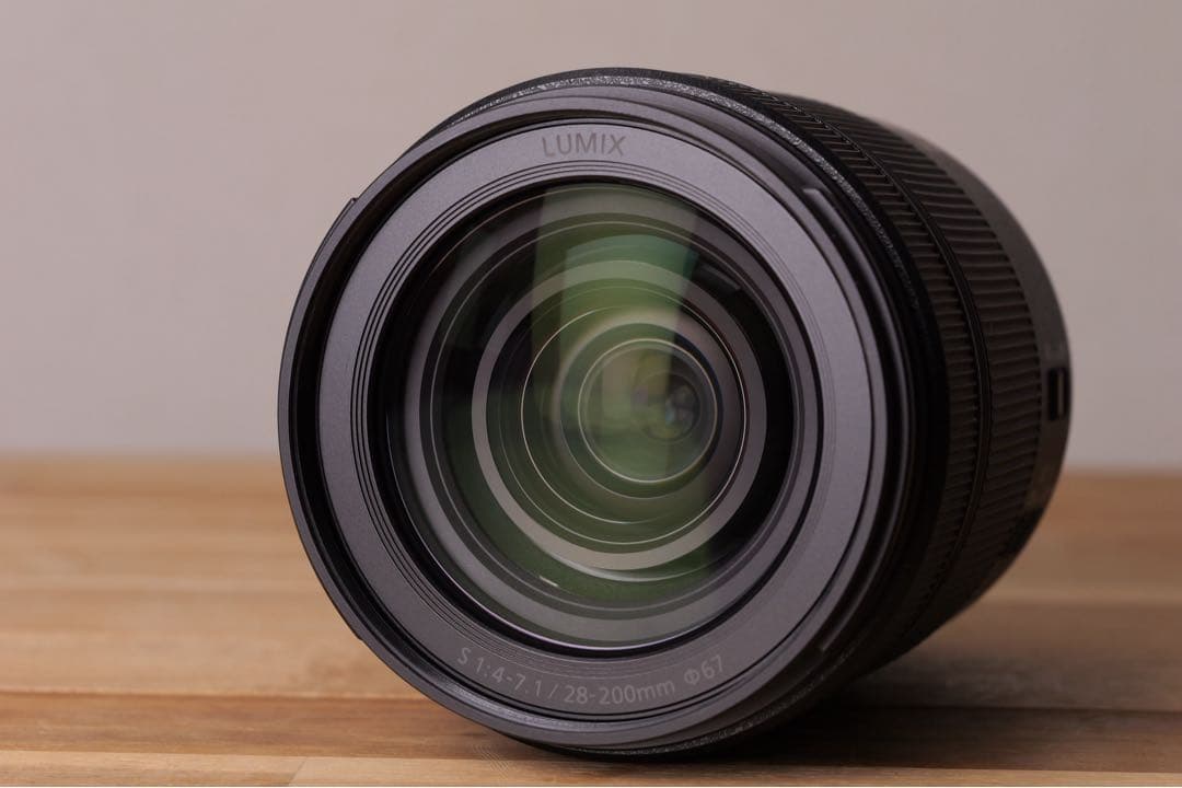 美品 LUMIX S 28-200ｍｍ F4-7.1 MACRO O.I.S