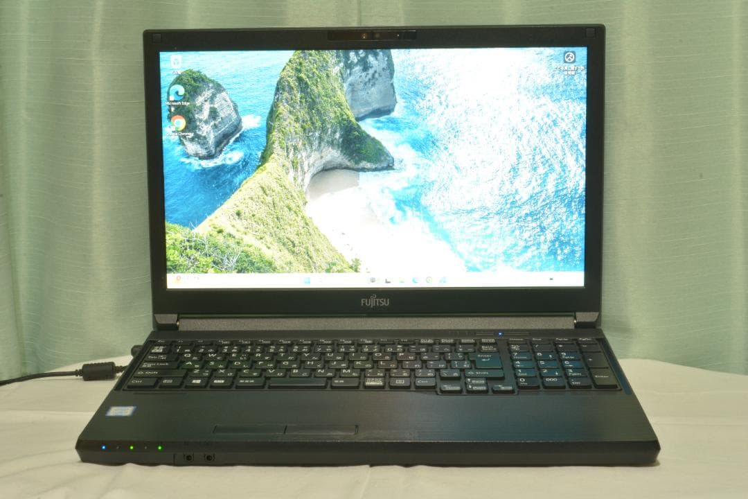 富士通　2019年12月製　A579/A　8世代コアI3　SSD128GB