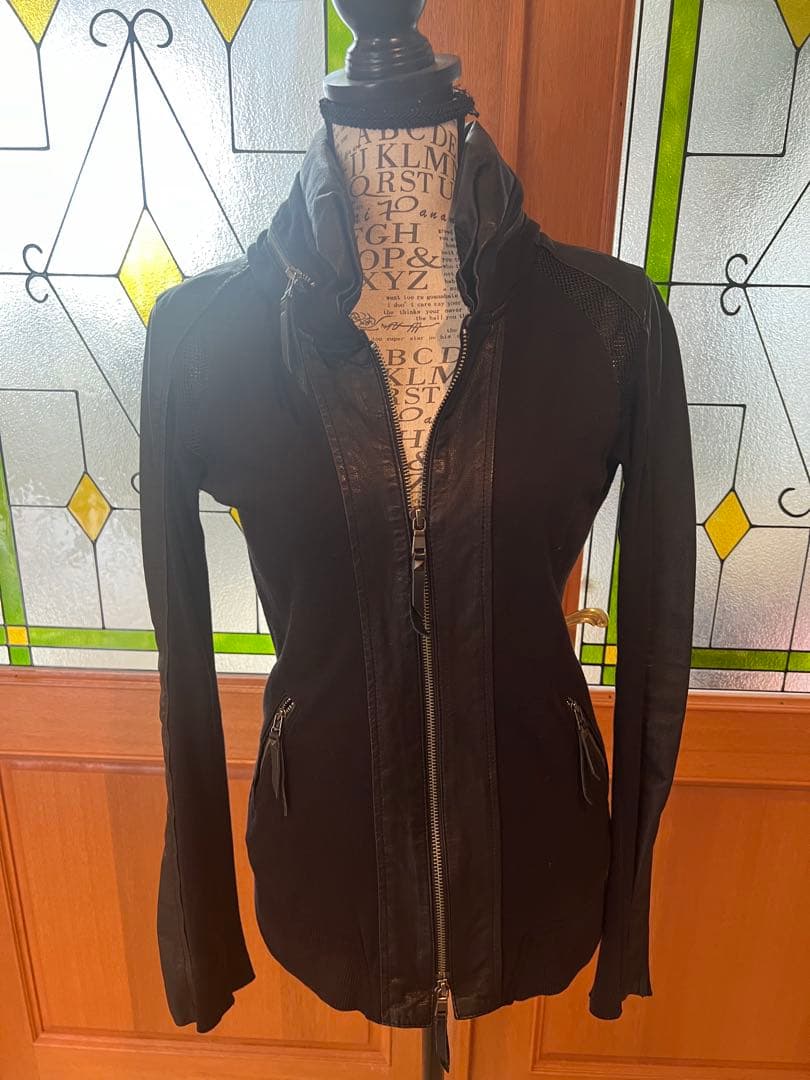 n❣️14th addict❣️レザーとストレッチ素材のハイネックジャケット
