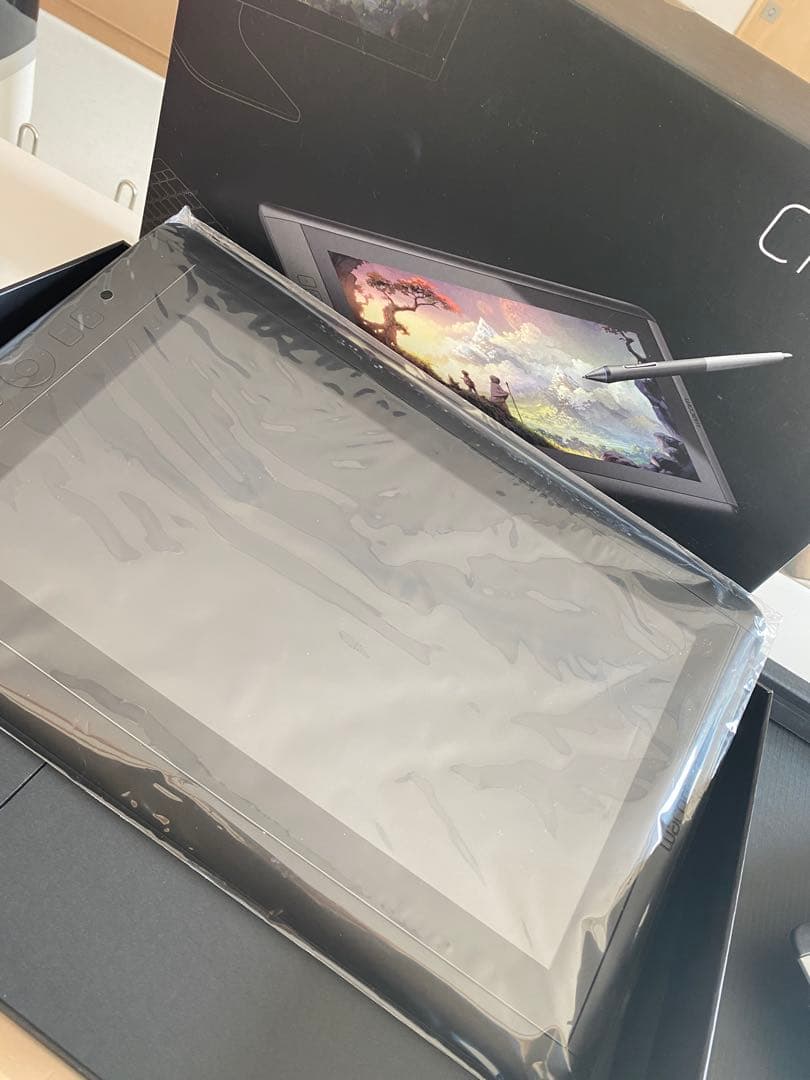 液タブ・ペンタブ Wacom Cintiq 13HD DTK-1301