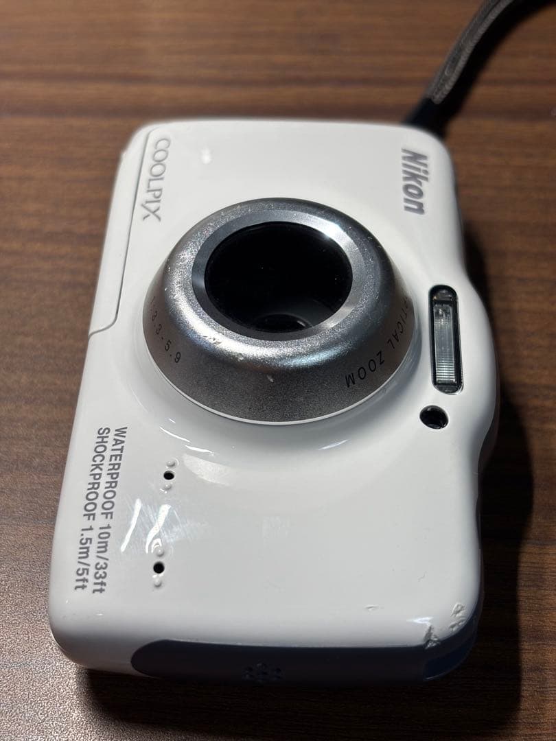 Nikon ニコン COOLPIX S32 デジカメ　クールピクス