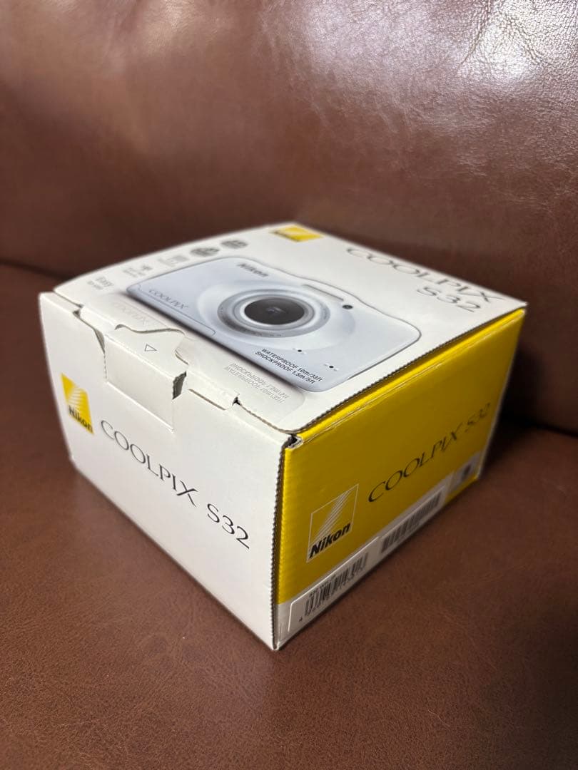 Nikon ニコン COOLPIX S32 デジカメ　クールピクス