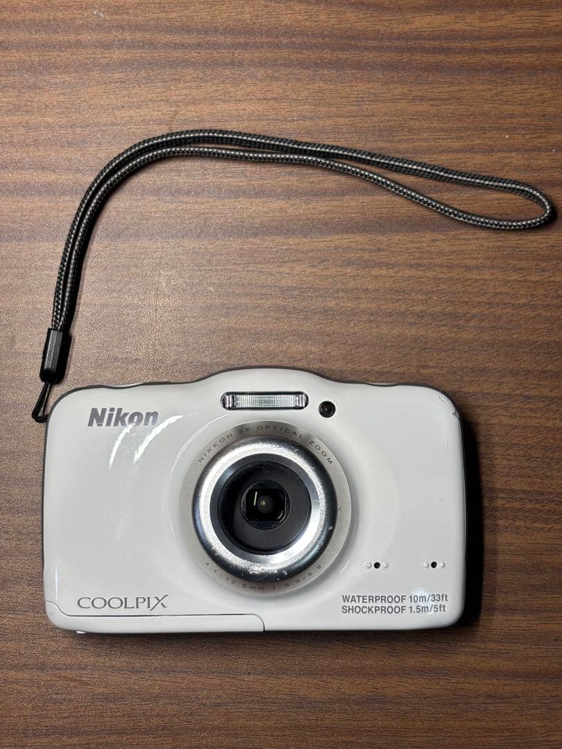 Nikon ニコン COOLPIX S32 デジカメ　クールピクス