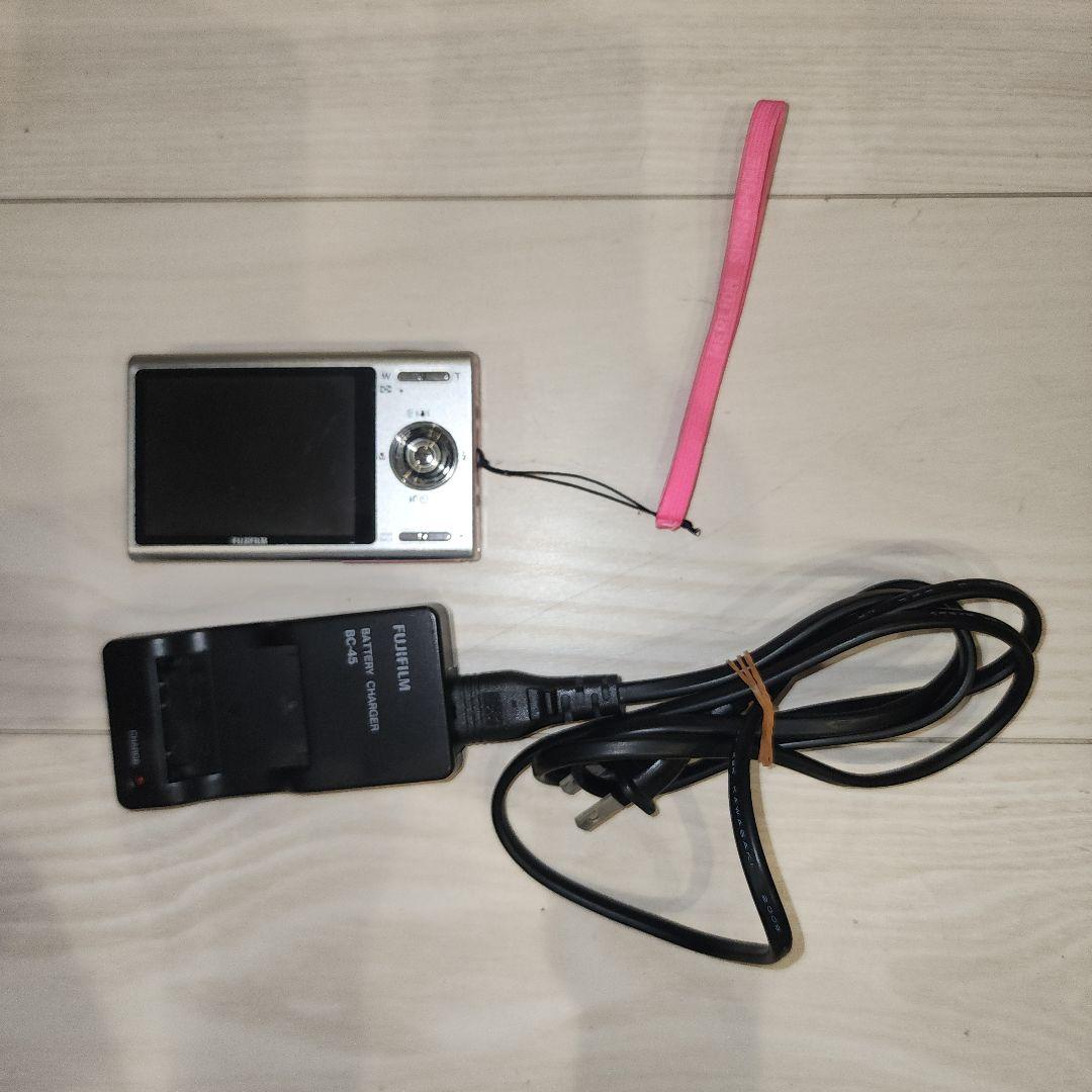 Fujifilm コンパクトデジタルカメラ ピンク 充電器付き