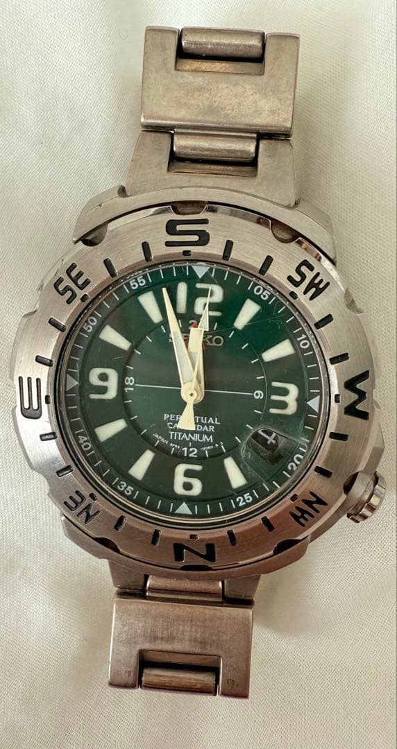 SEIKO 8F56-0070 チタン20気圧防水 日本製 廃盤モデル