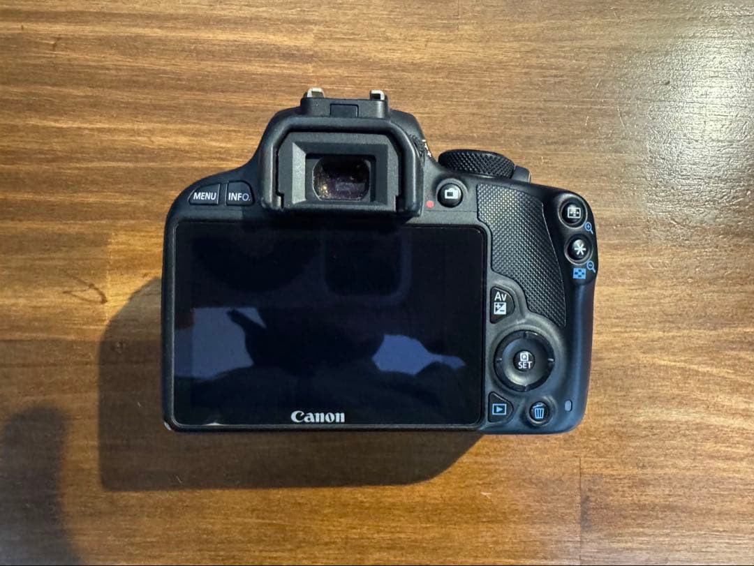 Canon デジタル一眼レフカメラ EOS Kiss X7 レンズキット