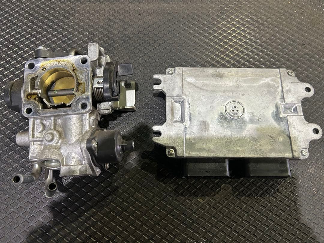 エブリィ　da64v スロットルボディ　コンピュータ