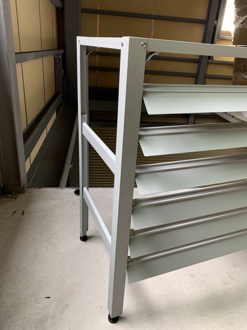 アルミ製 エアコン室外機カバー排気ルーバー方向可調整R－ホワイト