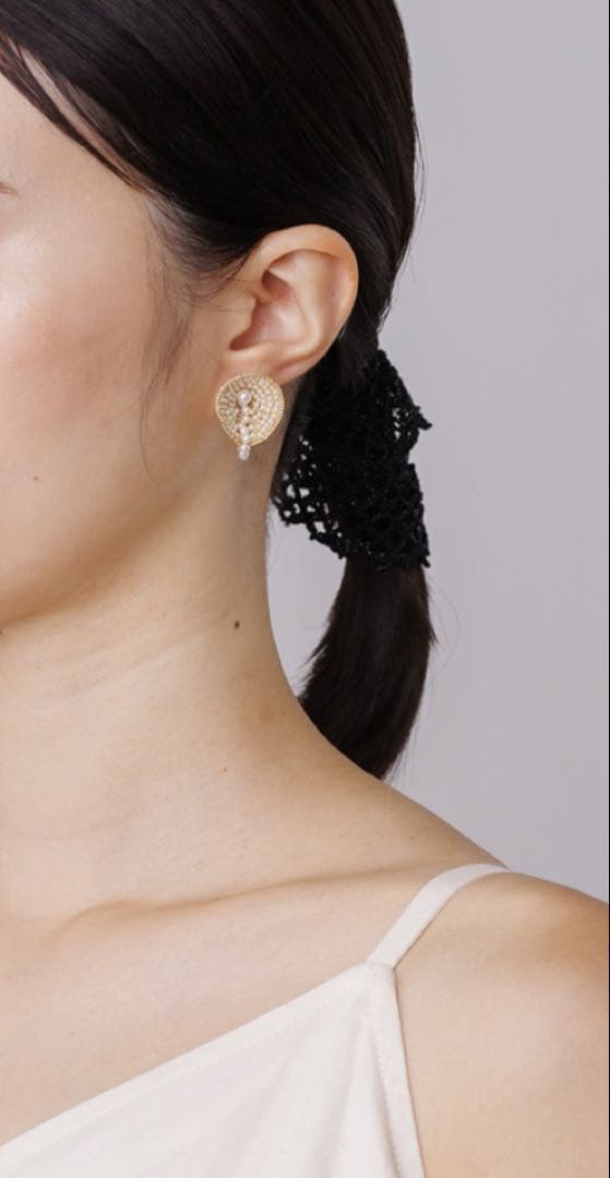 FUA Flower petal 片耳ピアス　ivory color