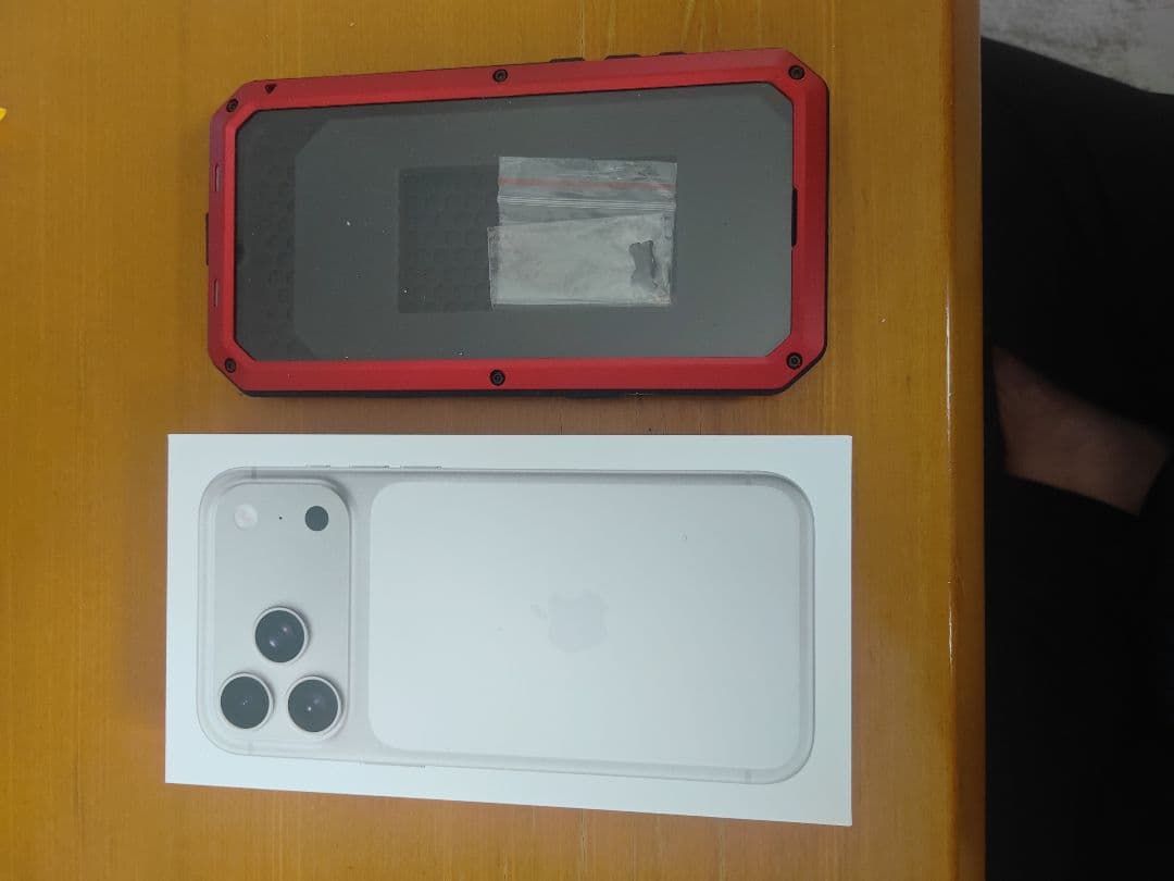 iPhone 17 Pro Max 256GB シルバー SIMフリー ケース付