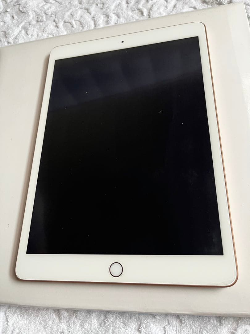 [美品]iPad 第8世代 128GB Wi-Fi 箱あり フィルム使用