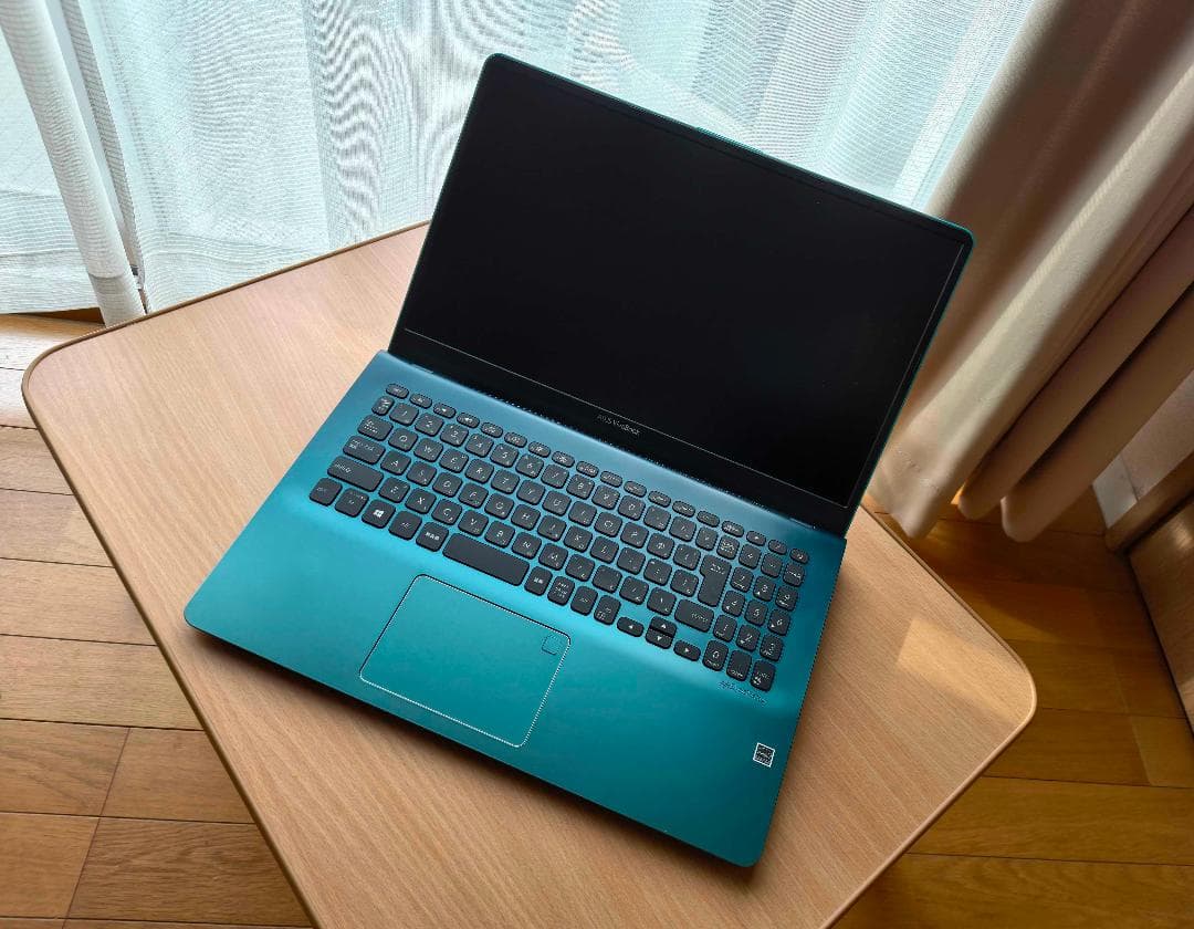 Asus Vivobookノートパソコン